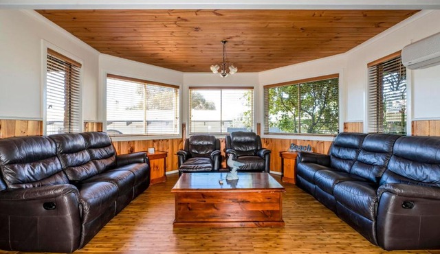 INLET HIDEAWAY on Cuttriss