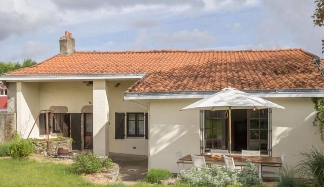 Inn Aigrefeuille-sur-Maine, 2 bedrooms, 5 people