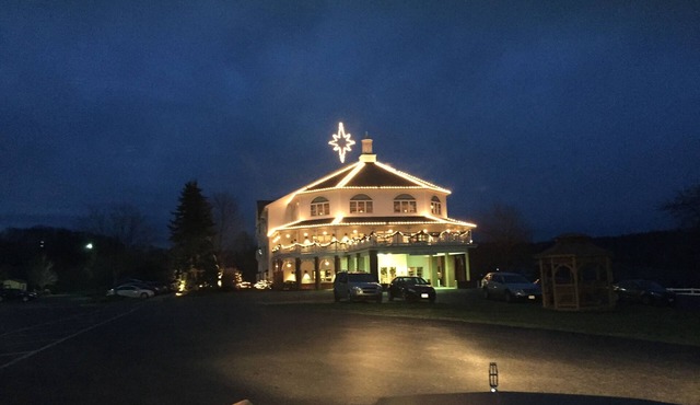Inn at Amish Door