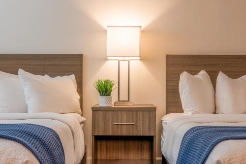 Inn At Moss Landing Point