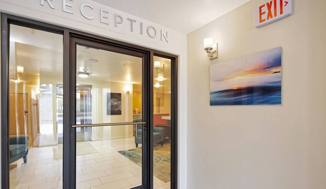 Inn At Moss Landing Point