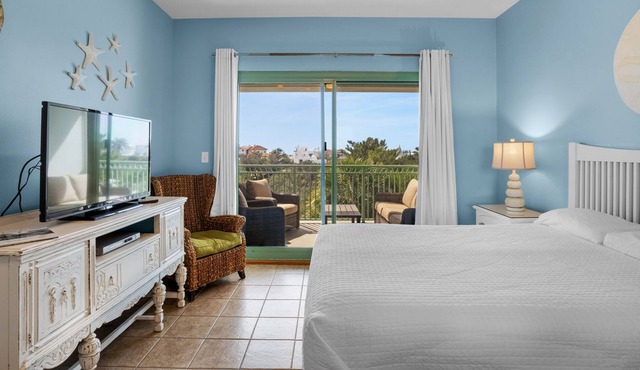 Inn At Seacrest 303 - Large Pool & Hot Tub - Next Door to Alys Beach -