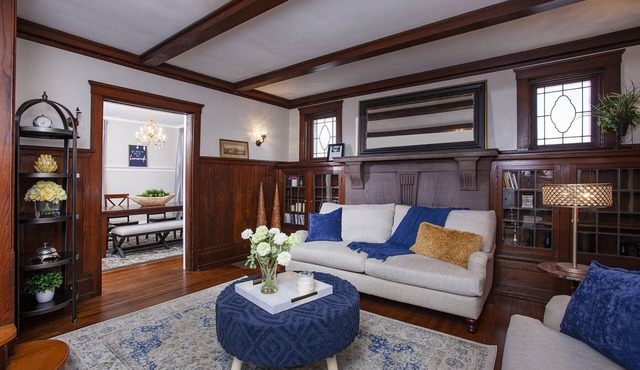 Inn-at-the-Brownstone, only 3.3 miles to Hershey Park