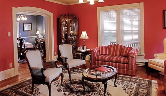 Inn Boalsburg- Springfield House