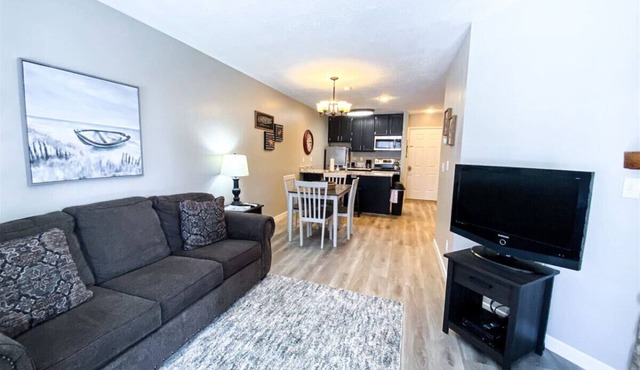 Inn Building Condo 212-Georgous updated condo!