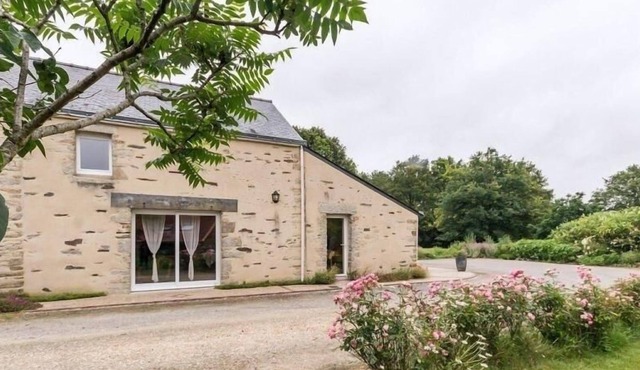 Inn Notre-Dame-des-Landes, 4 bedrooms, 8 people