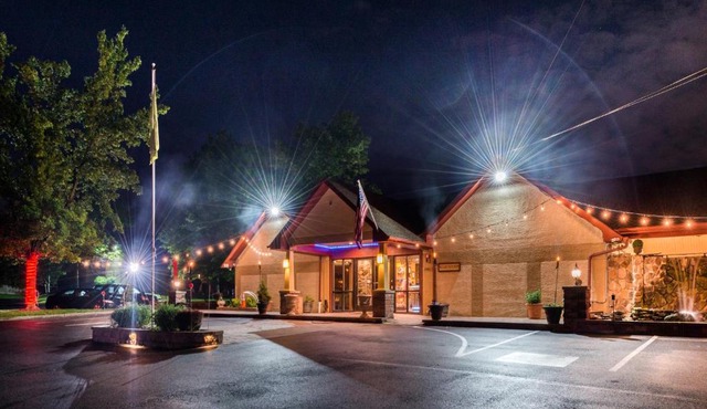 Inn of The Dove Romantic Luxury & Business Suites