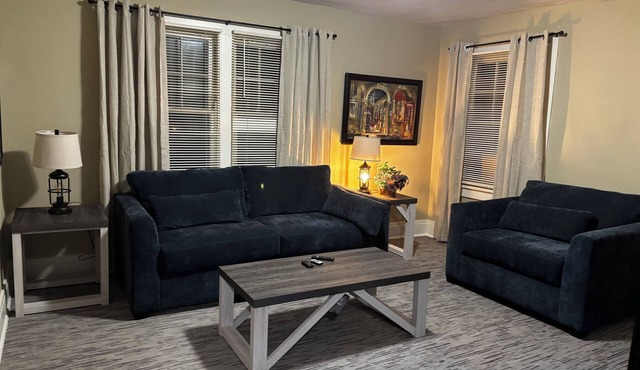 Inn On Holgate Ave, Suite II Upstairs AptnSleeps 4, 1-King/2 Twin, Kitch & more