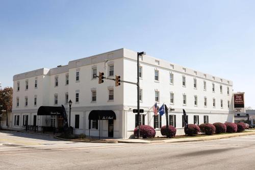 Inn on the Square, an Ascend Collection Hotel