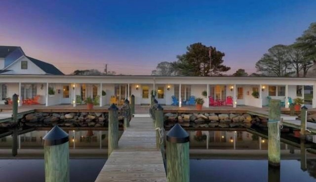 Inn on Turville Cottage, Sleeps 4, waterfront