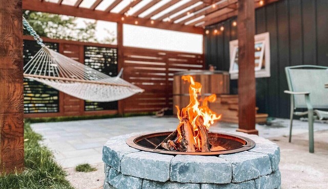 Inn The Orchard, Modern Cottage, private Hot Tub