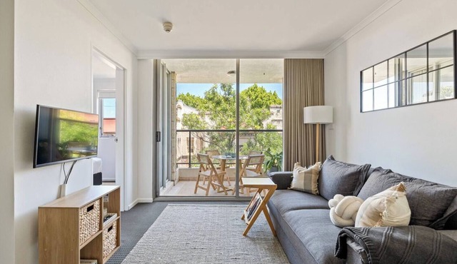 Inner-City Apartment with Pool, Gym & Sauna