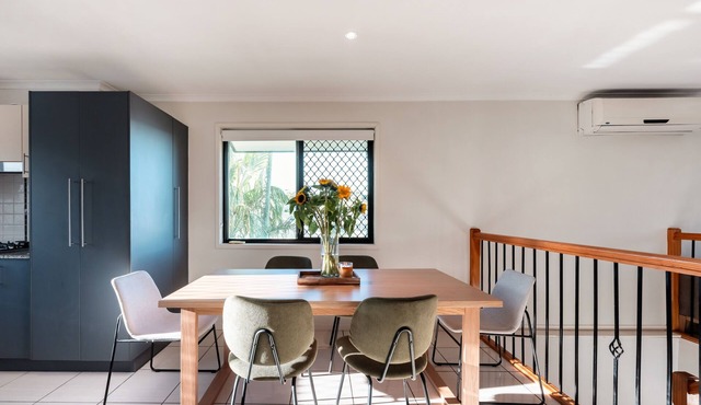 Inner city New Farm 3 bed Townhouse with Garden, private and quiet.