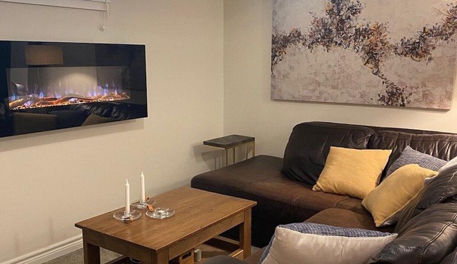 Inner-city Sanctuary. Minutes to all downtown attractions and activities.