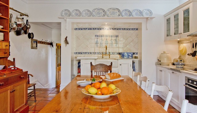 Inner Sydney. Harbour Bridge, Opera House City views