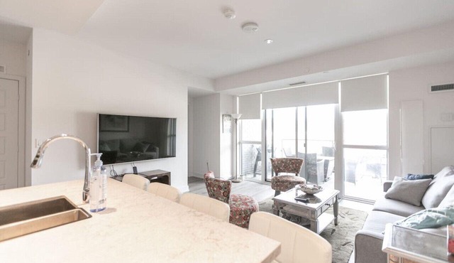 Innisfil 2BR Condo | Balcony, BBQ & Fire Table