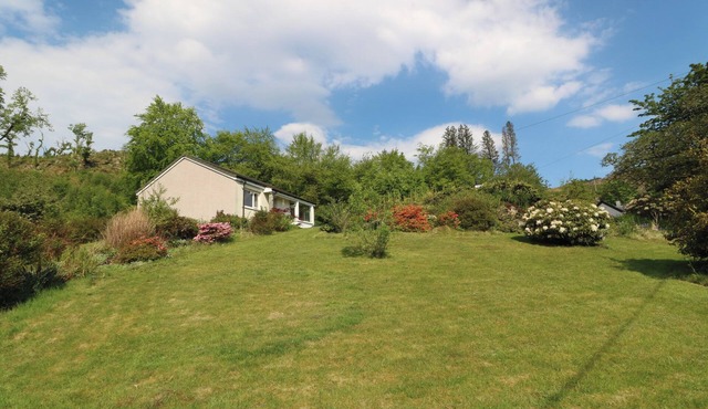 INNISHAIL, family friendly, with a garden in Ardfern