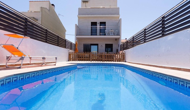 INNOUTHOMBEAUTIFUL FAMILY HOUSE WITH SWIMING-POOL, BBQ, WIFI AND AIR-11 SETEMBRE