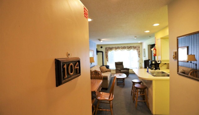 Inns of Waterville Valley Condo the Heart of Waterville Valley! (104)