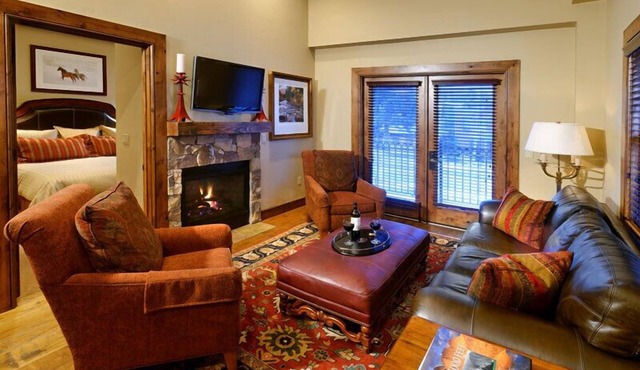 Innsbruck Aspen | Deluxe One-Bedroom Junior Suite 01 w/Hot tub, Centrally located