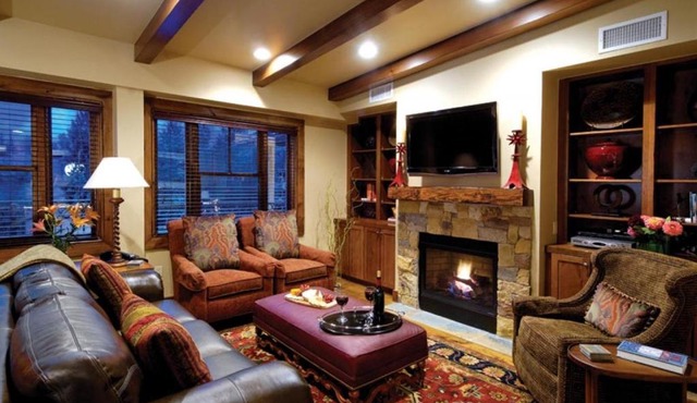 Innsbruck Aspen Deluxe Two-Bedroom Suite 1 w/Hot tub, Centrally located