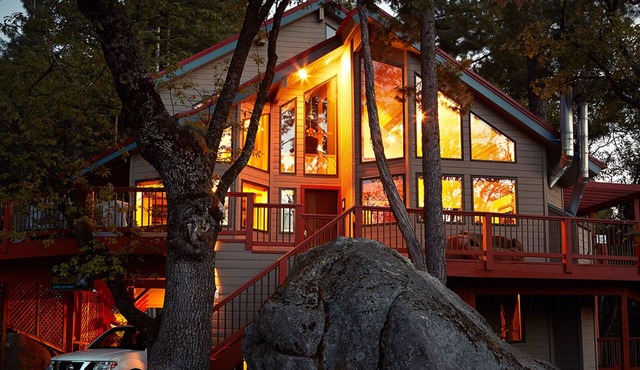 Inside Yosemite N.P. Gates!, the Lodgepole Room is Minutes From the Valley.