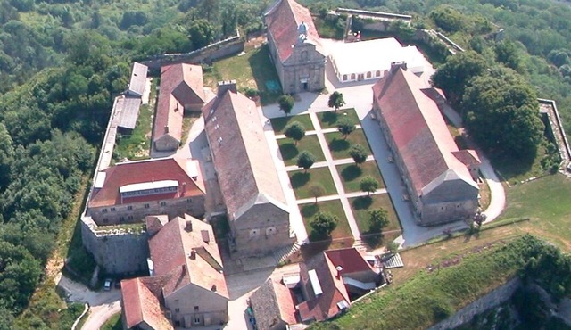 INSOLITE: Gîtes at Fort Saint André (Salins-les-Bains, Jura)