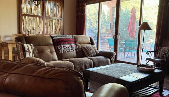 Inspired 2 bedroom home on the DeAnza Trail