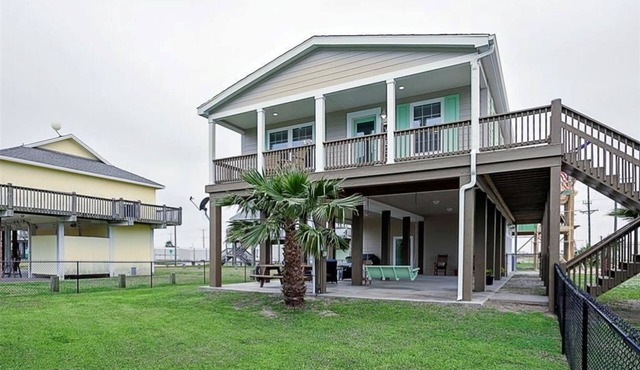 Inspired by the Sea - Newly Remodeled 3/2 Sleeps 8 Fenced yard - Pet Friendly