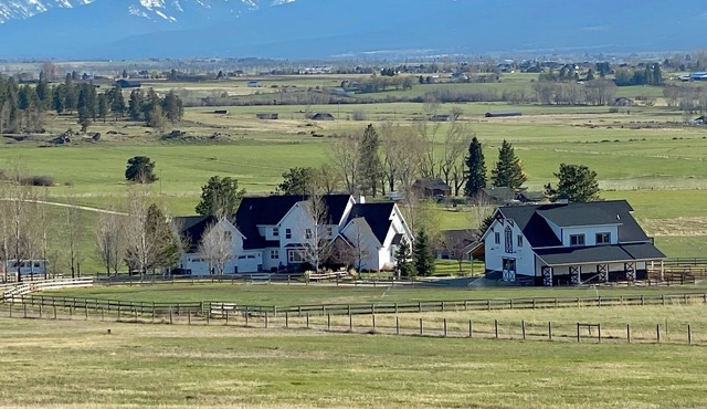 Inspiring Views and Relaxing Montana Ranch Vacation!