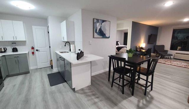 Insta Ready 2 Bd/2Ba w/ Free Parking
