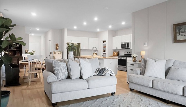 Insta Worthy Pet Friendly 6 Bed Near Charleston Home With Fishing Pond Access