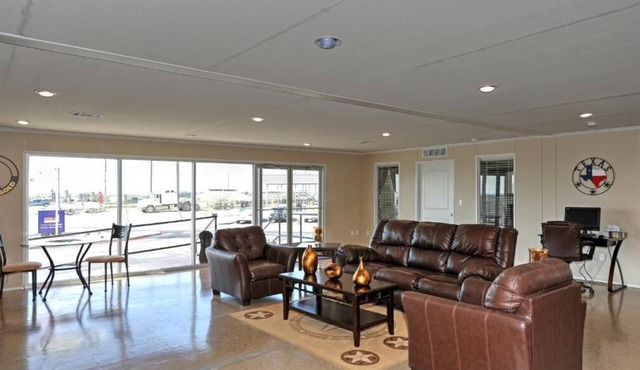 Instalodge Hotel And Suites