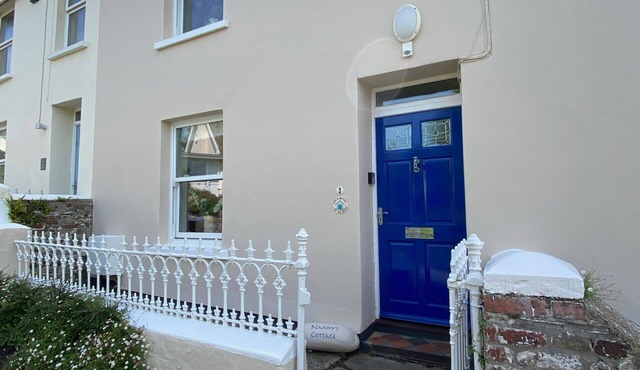 Instow period cottage, sleeps 6, close to beach, dog friendly