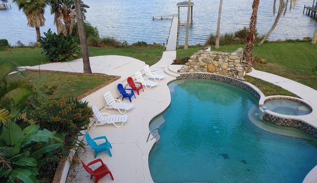 Inter-Coastal1 Bed Room Apt . within villa on water w/pool, kitchen, sleeps 4