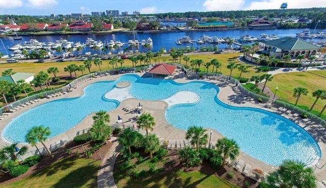 Intercostal Waterway Hotel Style Room - 5 min from the beach!