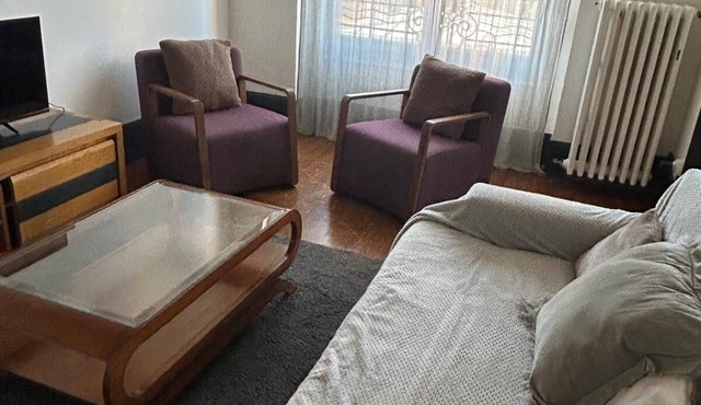 Intimate duplex apartment in village center