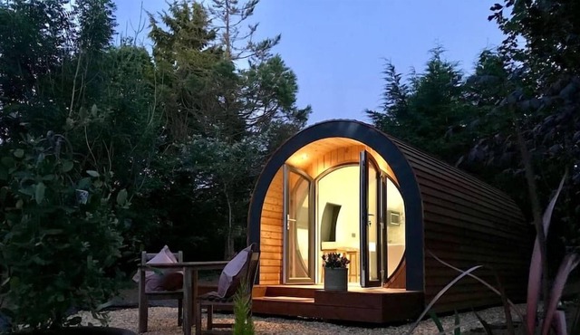 Intimate hideaway Luna Cabin