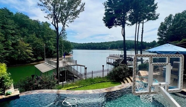 Intimate lakefront retreat with magnificent infinity pool and stunning lake view