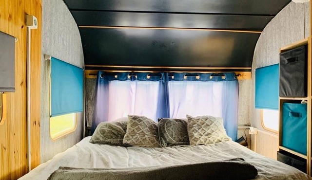 Into THE Wild : Notre "four à Pain & sa Caravane"