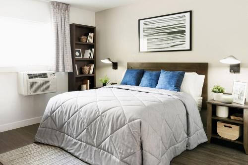 InTown Suites Extended Stay Chicago IL - Downers Grove