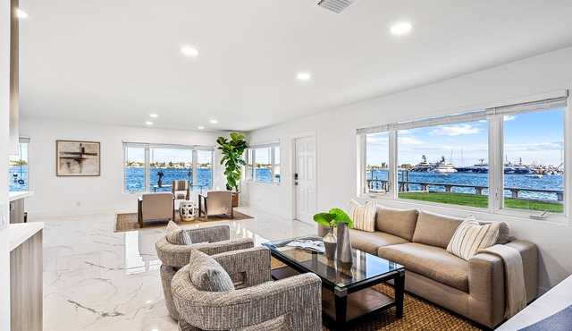Intracoastal 2-bedroom condo near downtown West Palm Beach