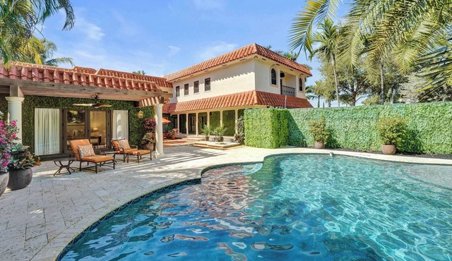 Intracoastal Oasis 5minWalk to Beach Spacious home