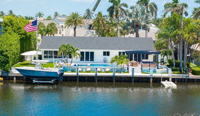 Intracoastal Waterfront Pool + Paddleboard