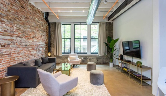 Inventors` Loft - Luxury, Upscale, Quiet 2BD!