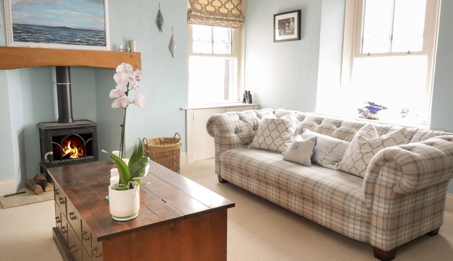 INVERMAY, pet friendly, character holiday cottage in Pittenweem