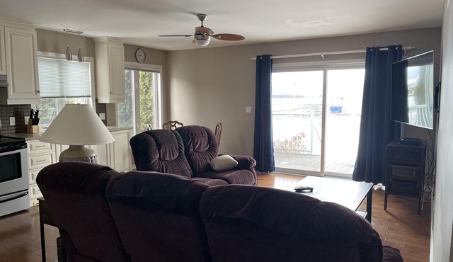 Inviting 1 Bedroom Fully Furnished smoke-free Guest House