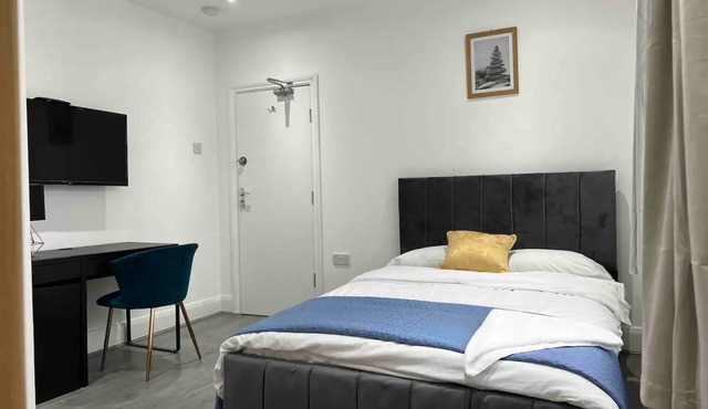 Inviting 2-Bed Apartment in Ilford