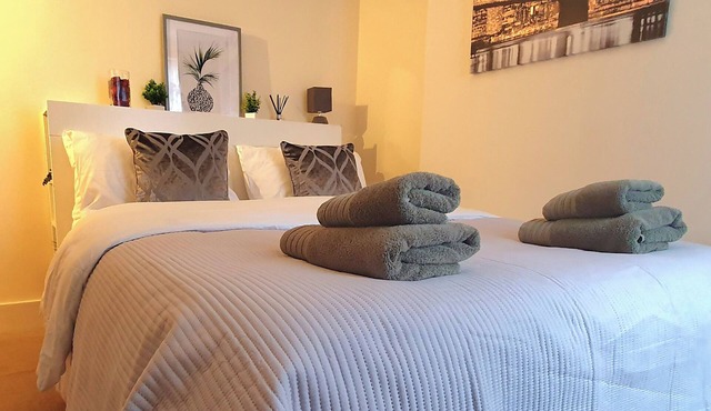 Inviting 2-bed Cottage in Windsor