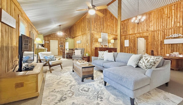 Inviting 3-bedroom Guest House in Historic Downtown Montgomery